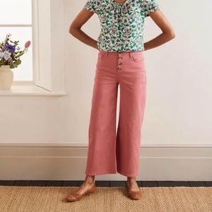 NWT Boden button fly cropped jeans in “dusty red”